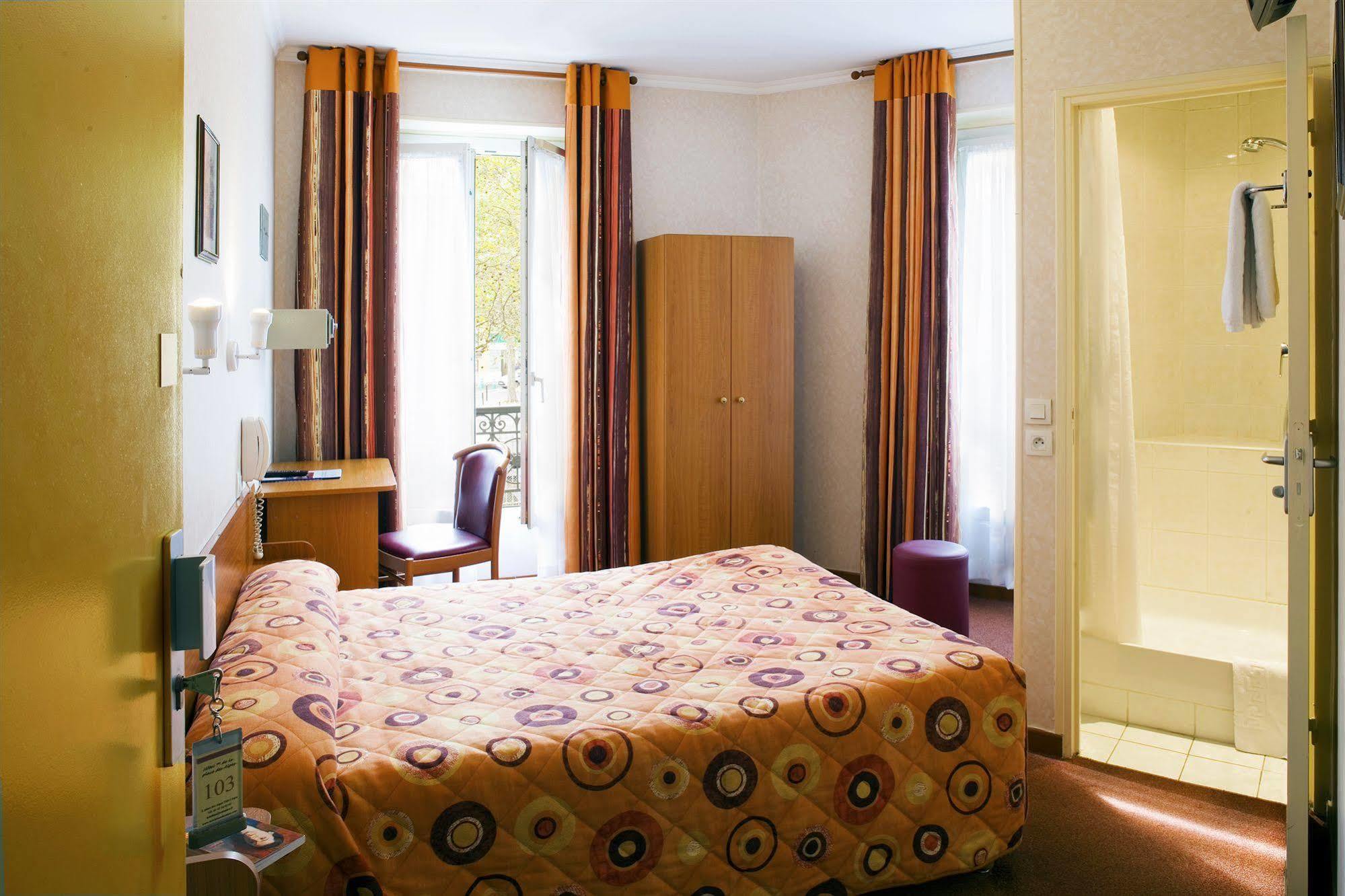 Hotel De La Place Des Alpes Paříž Exteriér fotografie